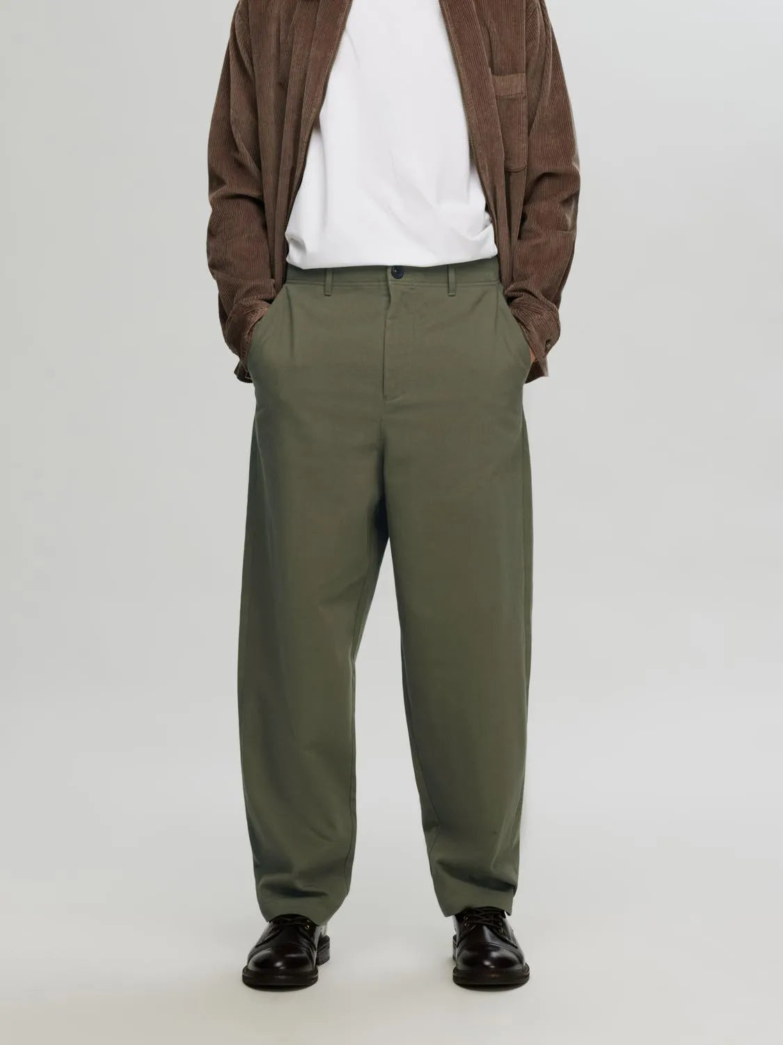 Barrel Dennis Corduroy Pants