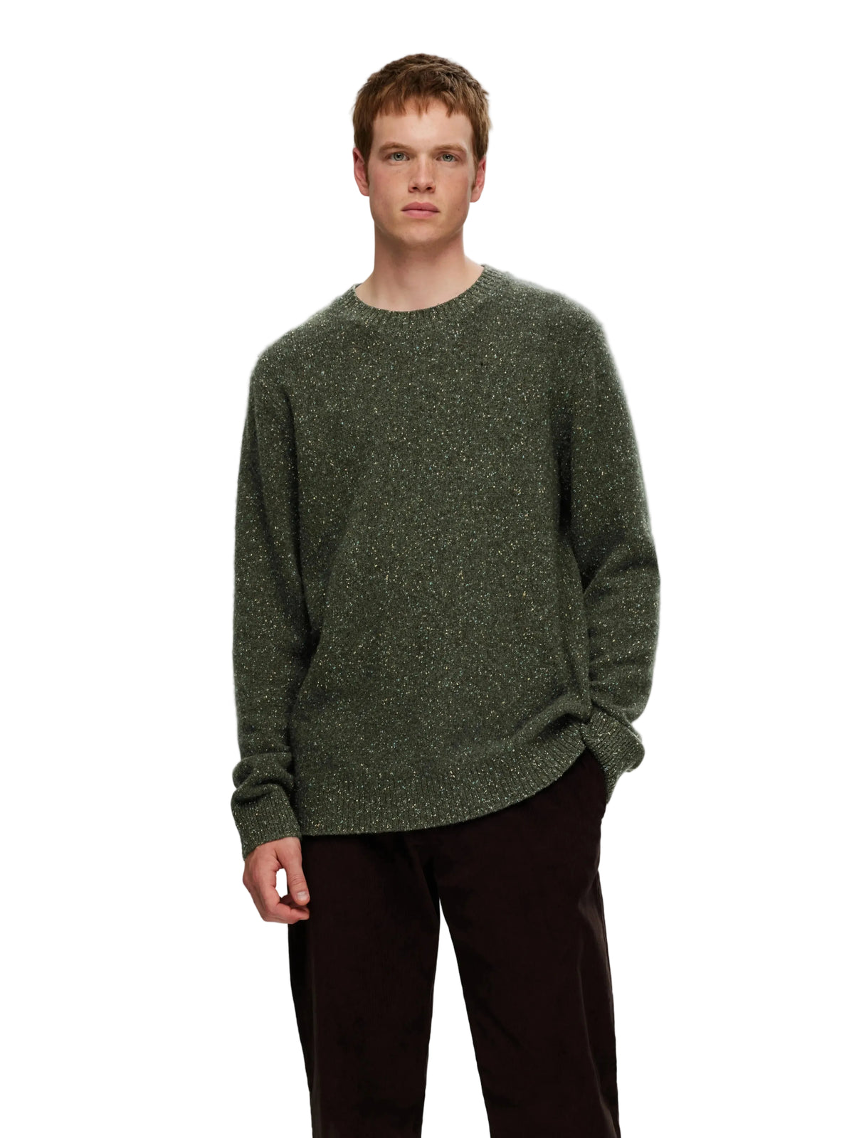 Pull Neil Selected en laine, coloris Forest Night Neps, vue de face portée
